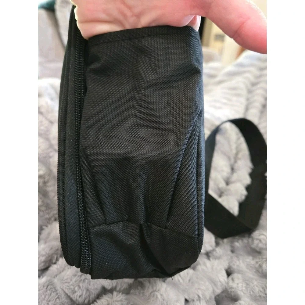Tatay Lunch Bag Unisex Black W/ Strap Zip Up Lid.  EUC!!